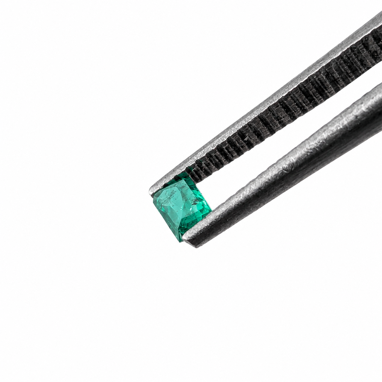 Esmeralda Rectangular 3x1.5 mm