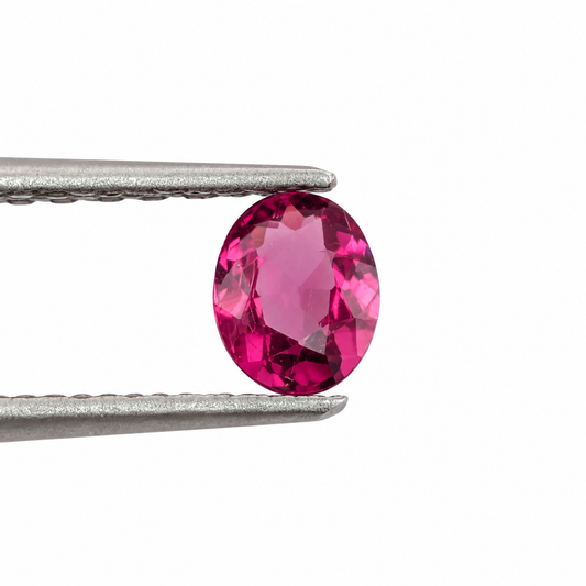 Espinela Rojo Facetada Ovalada 4.7 x 3.7 mm