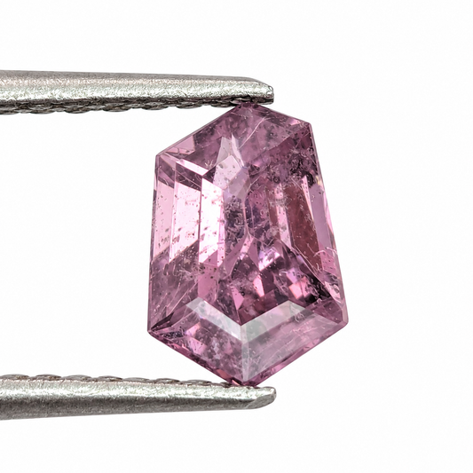Espinela Rosada Facetada Forma Libre 7 x 5 mm