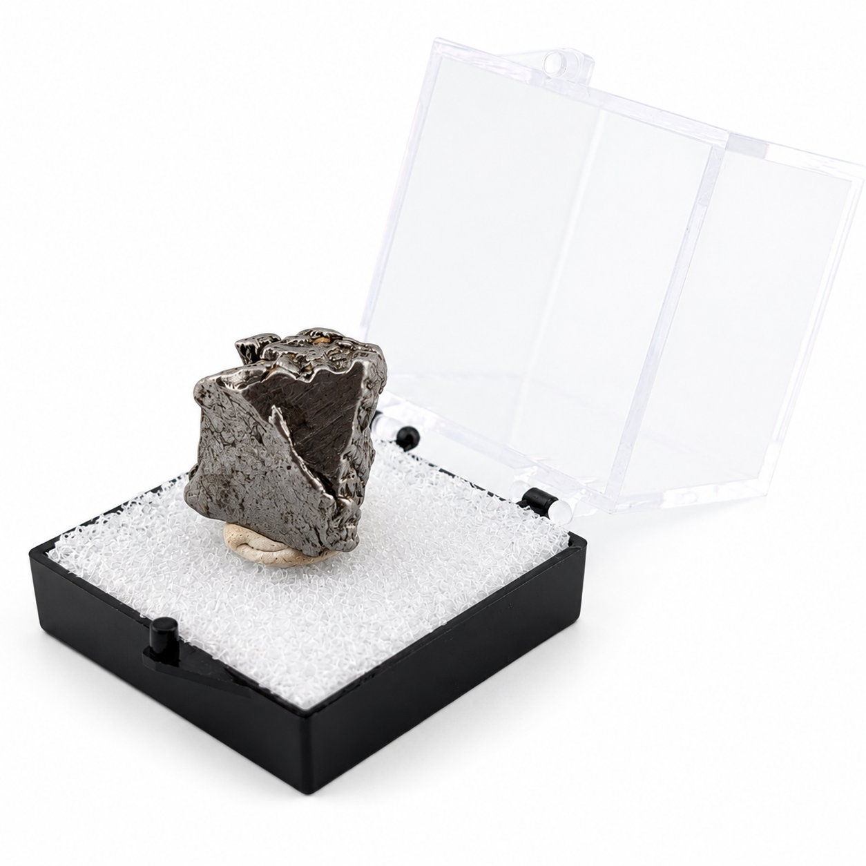 Meteorito Aletai en Caja de acrílico ~3.5 cm