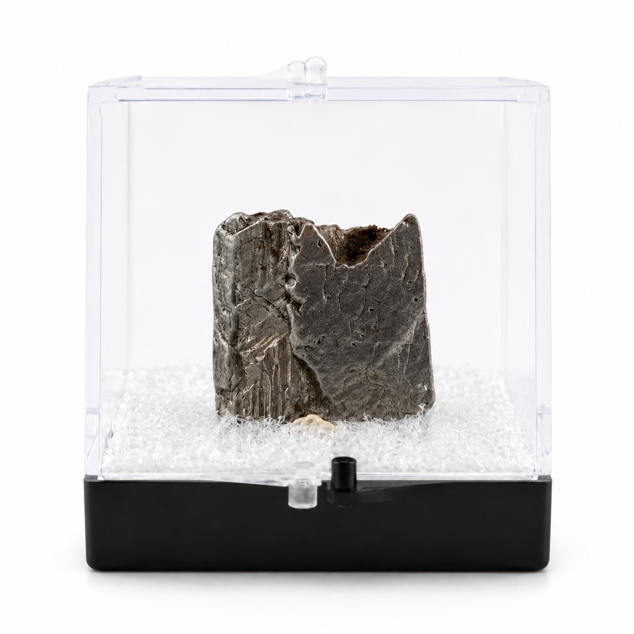 Meteorito Aletai en Caja de acrílico ~3.5 cm