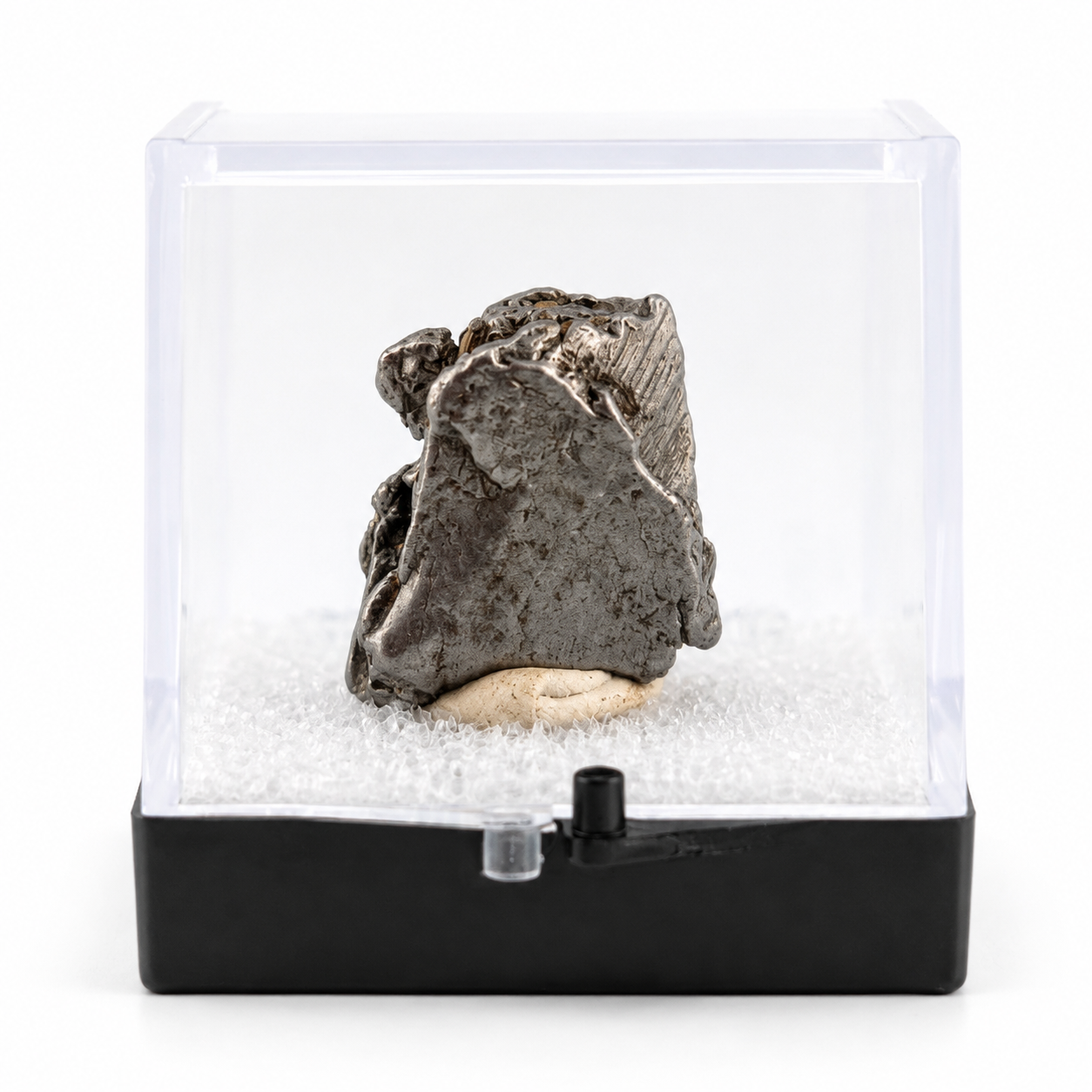 Meteorito Aletai en Caja de acrílico ~3.5 cm
