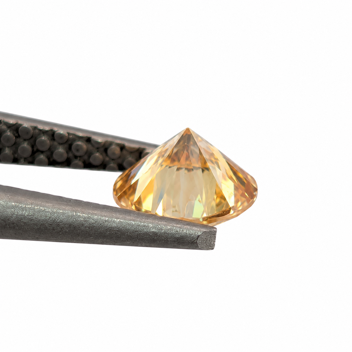 Moissanita Dorado Facetada Redonda 5 mm