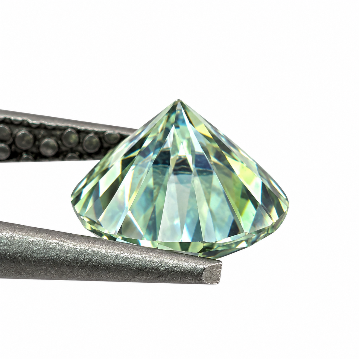 Moissanita Verde Facetada ovalada 10 x 8 mm