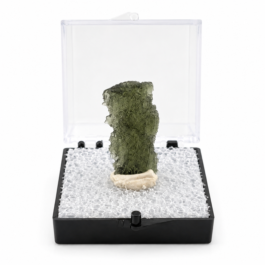 Moldavita en Bruto en Caja de acrílico 3.5 cm