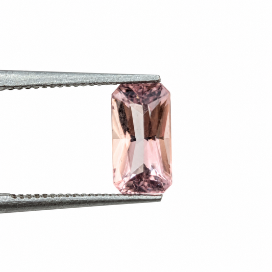 Morganita Facetada corte Esmeralda 7.8 x 4.6 mm