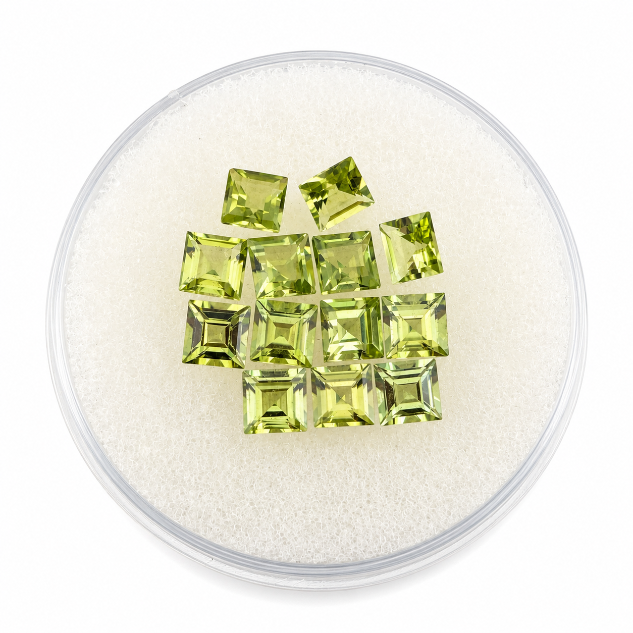 Peridoto Facetado Cuadrado 4 mm