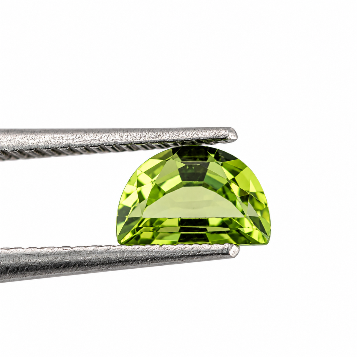 Peridoto Facetado Forma Libre 6 x 4  mm