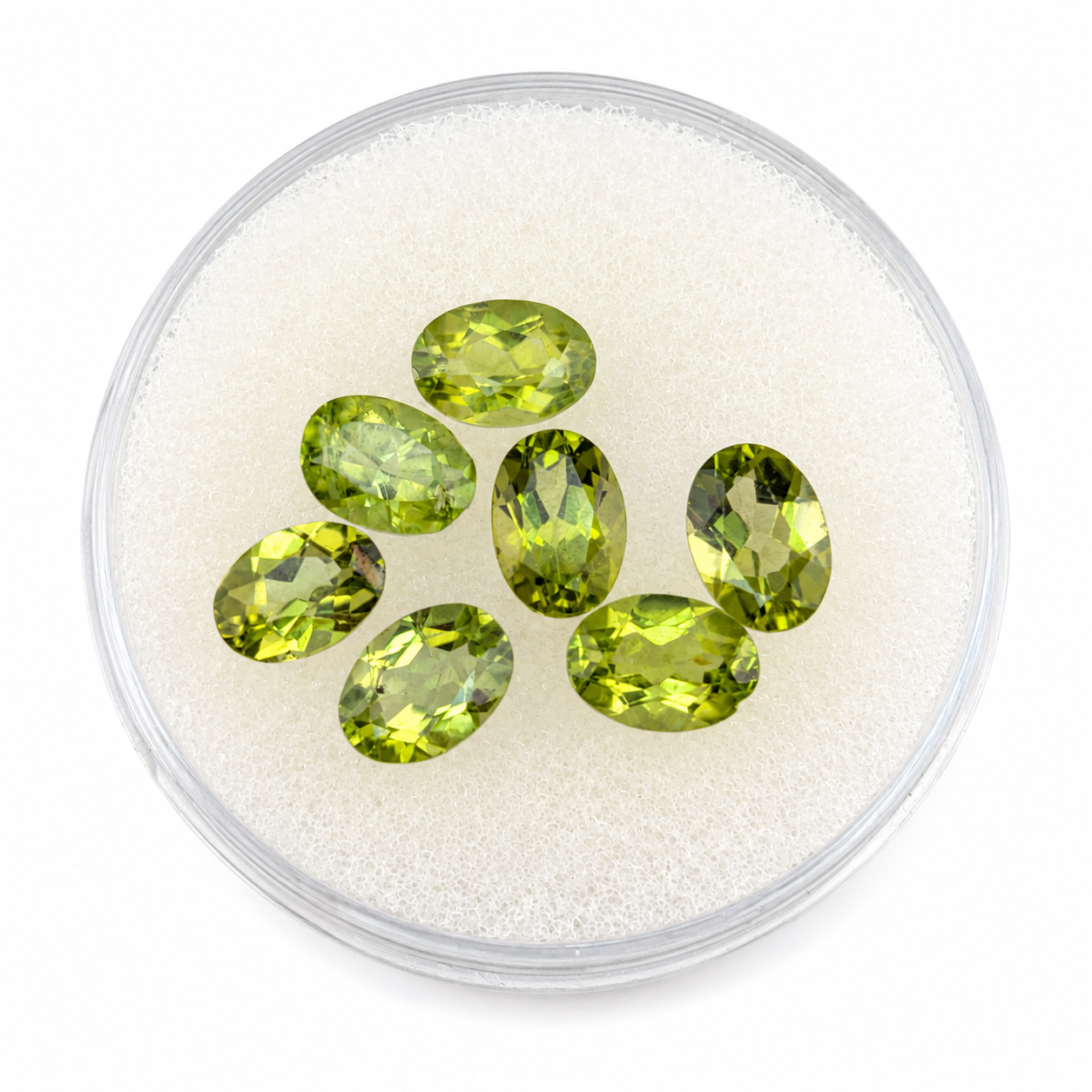 Peridoto Facetado Ovalado 7 x 5 mm