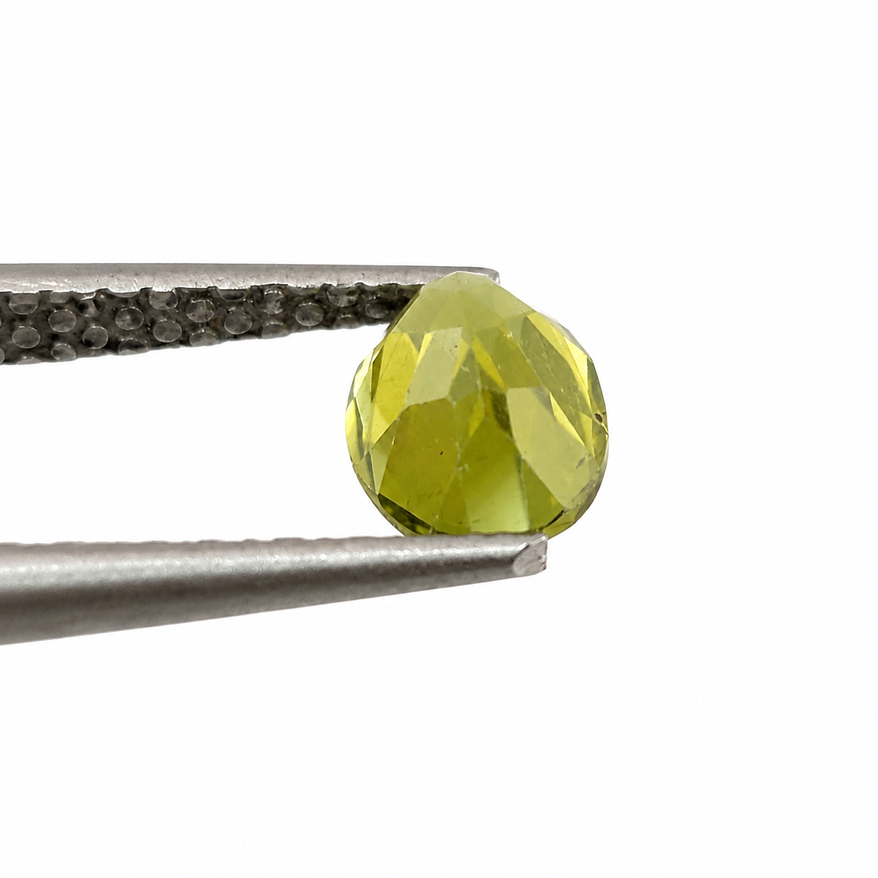 Peridoto Facetado Ovalado 7 x 5 mm