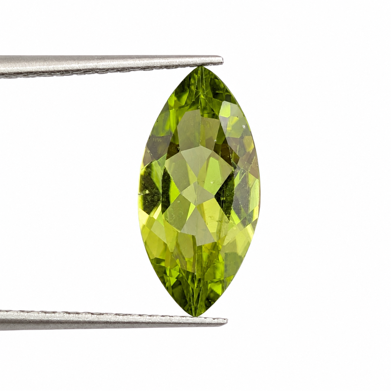 Peridoto Facetado marquisa 14 x 7 mm