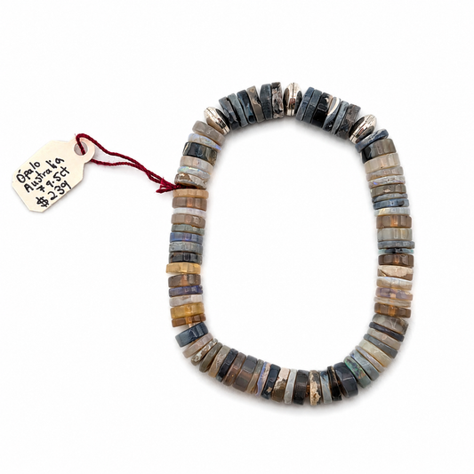 Pulsera elástica de ópalo negro australiano 79.5ct