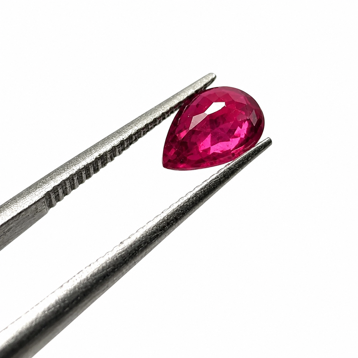 Rubí Rojo Facetado Pera 7 mm x 5 mm