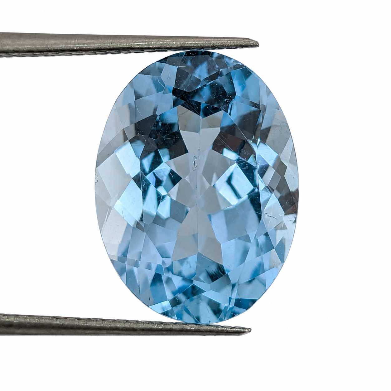 Topacio Swiss Blue Facetado Ovalado 16 x 12 mm