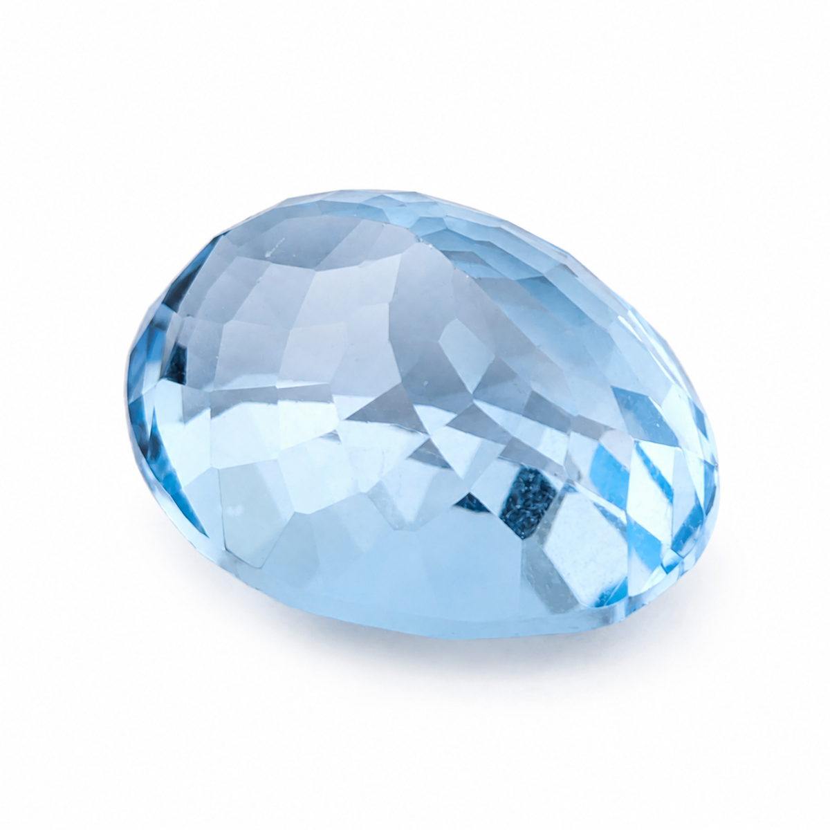 Topacio Swiss Blue Facetado Ovalado 18 x 14 mm