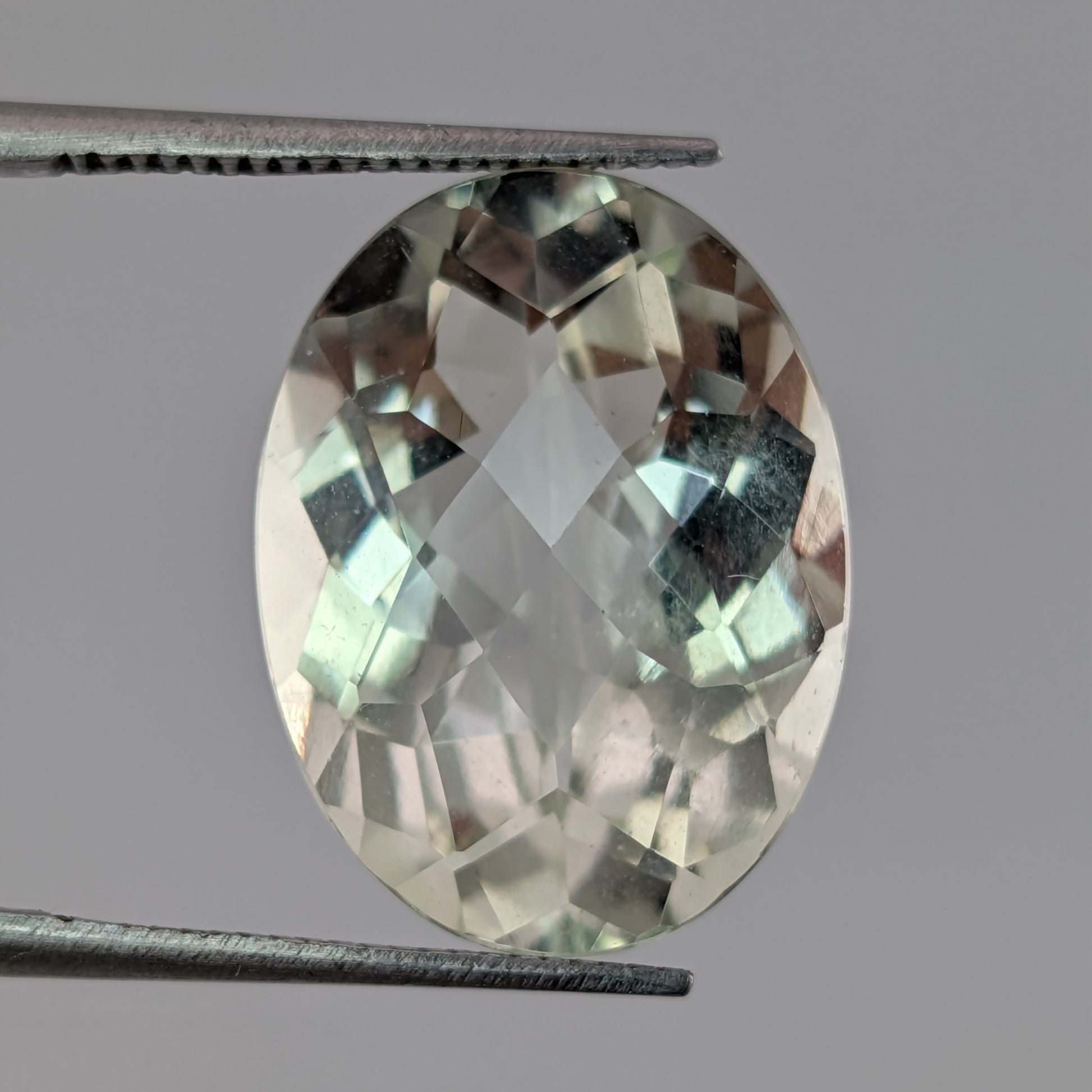 Prasiolita Facetado Ovalado 12 mm x 16 mm