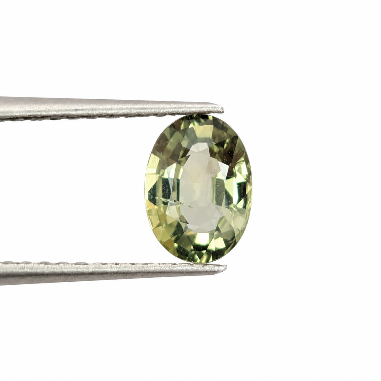 Zafiro Verde Facetado Ovalado 7 x 5 mm