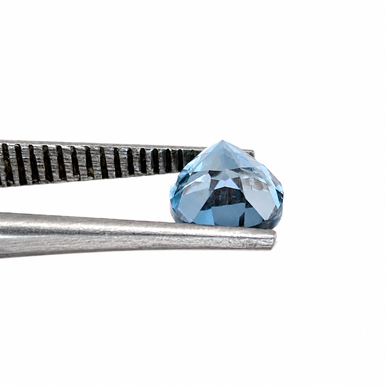 Topacio Azul London Facetado Ovalado 5x7 mm