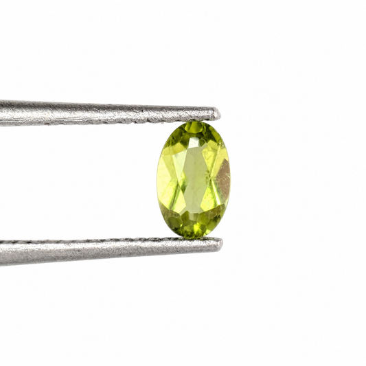 Peridoto Verde Facetado Ovalado 3 mm x 5 mm