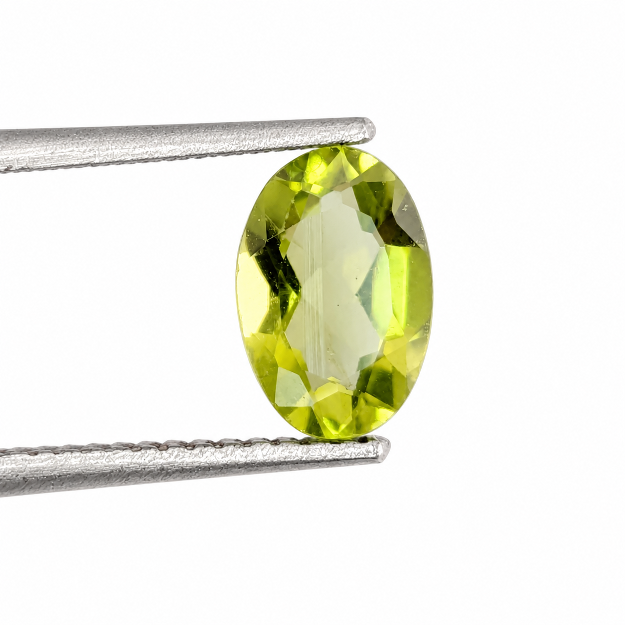 Peridoto Facetado Ovalado 4 mm x 6 mm