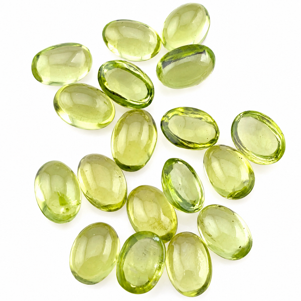 Peridoto Verde Cabujón Ovalado 4 mm x 6 mm