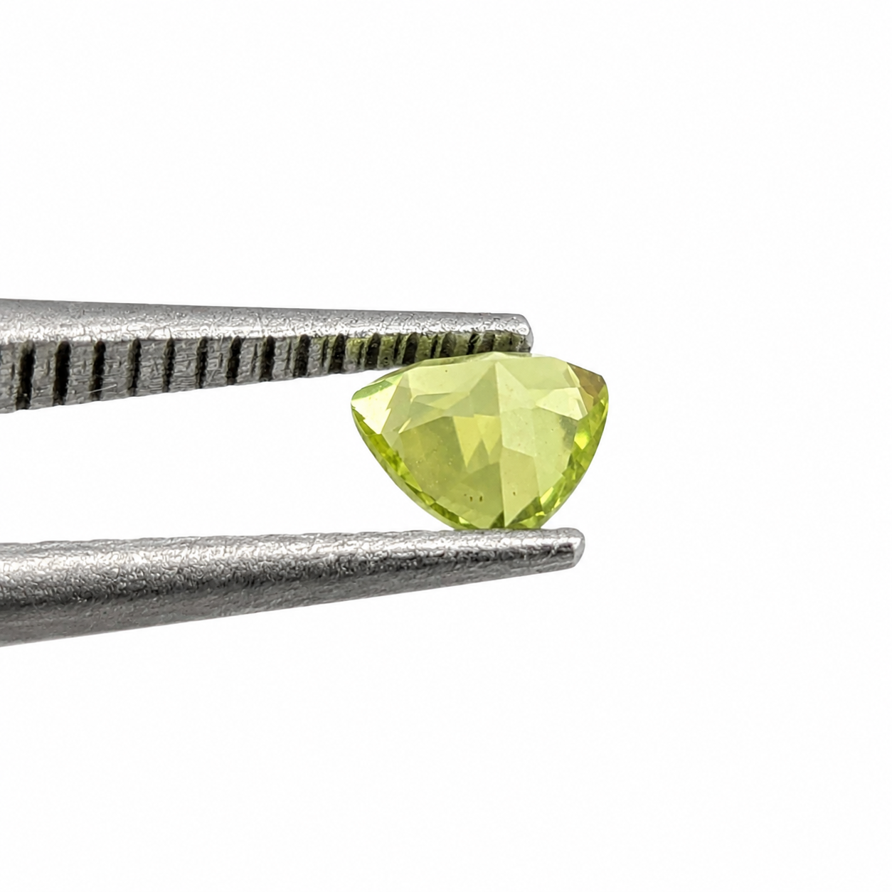 Peridoto Facetado Trillante 4 mm
