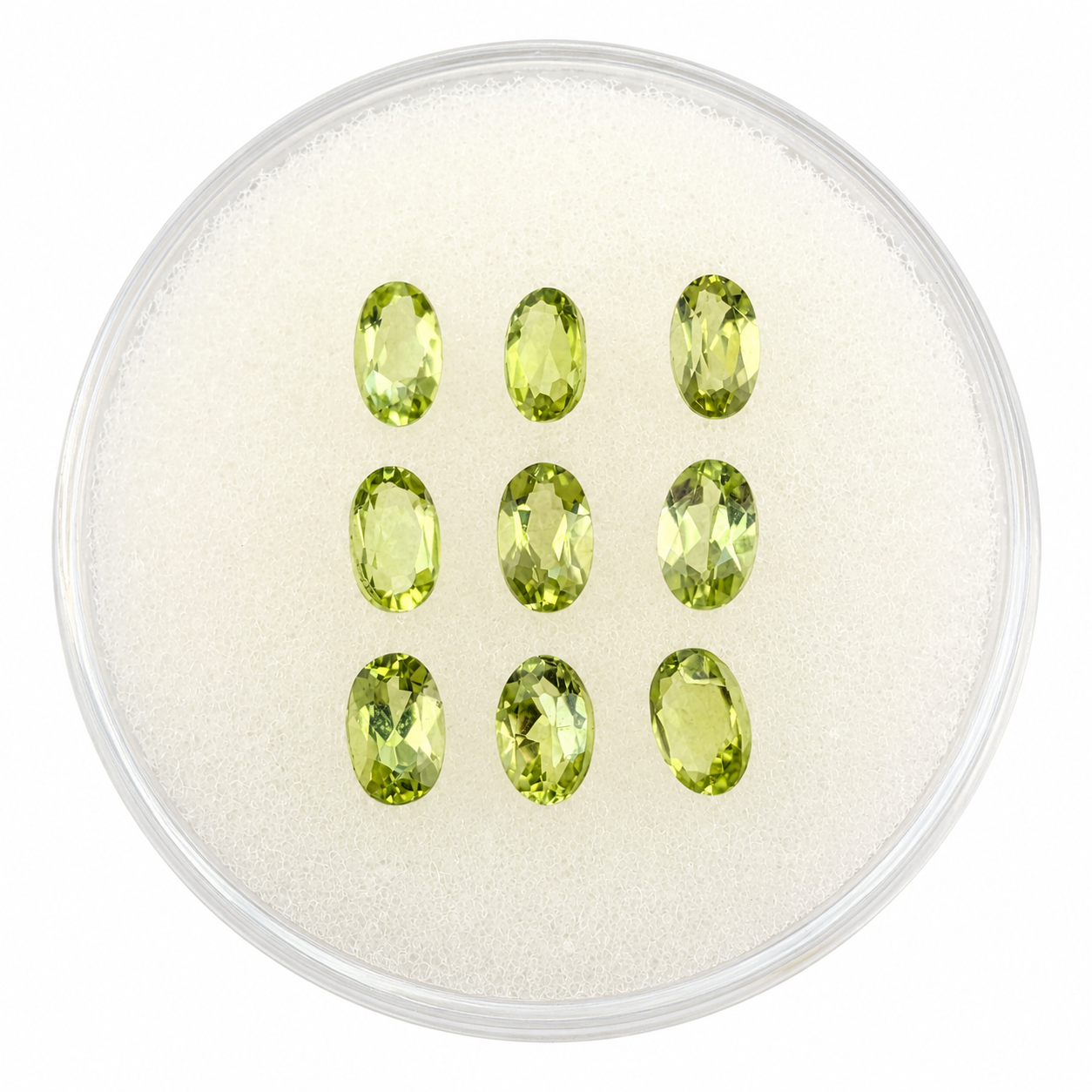 Peridoto Verde Facetado Ovalado 5 mm x 3 mm