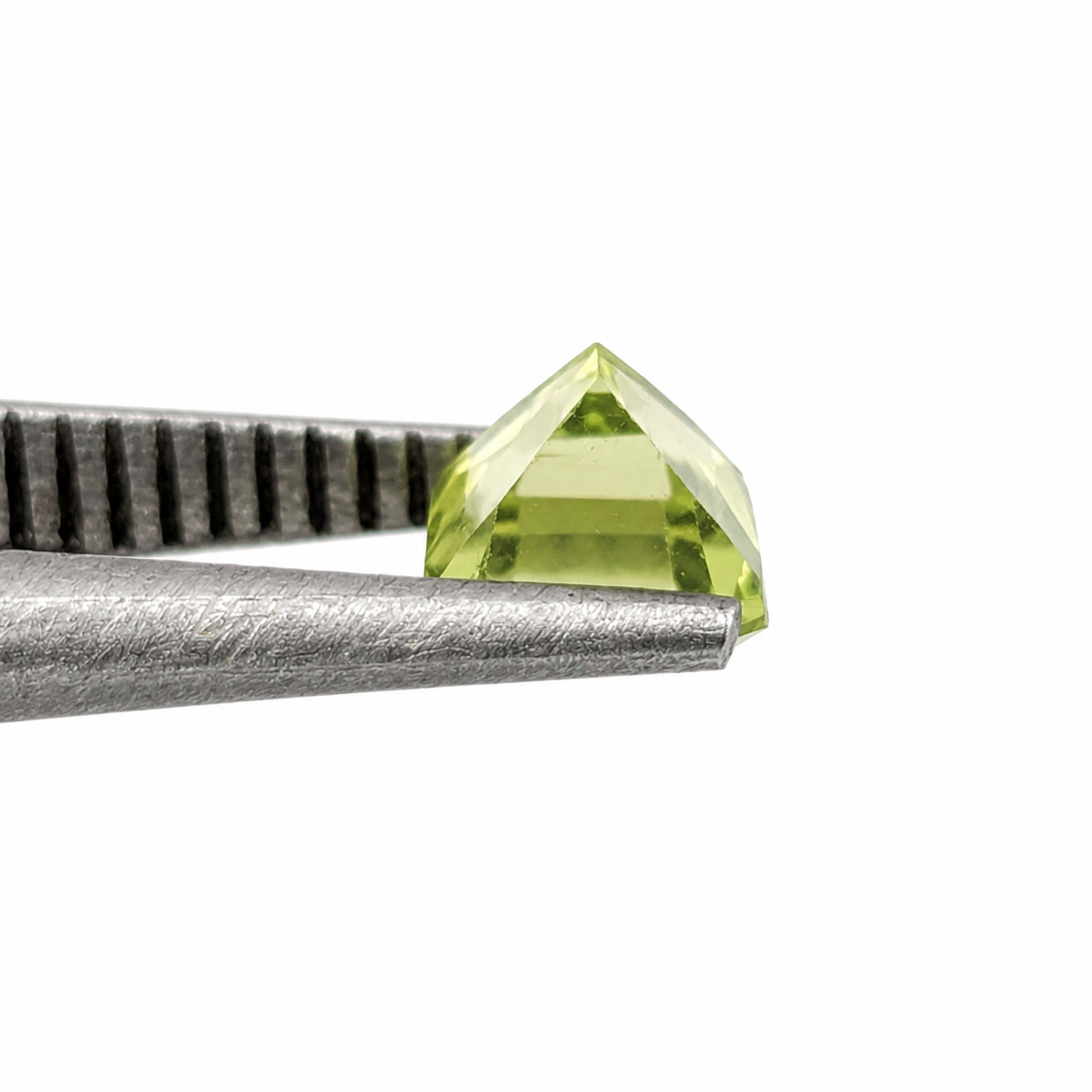 Peridoto 6 mm x 4 mm